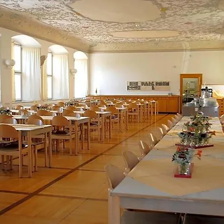 Jugendhaus St. Norbert Hotel 2*