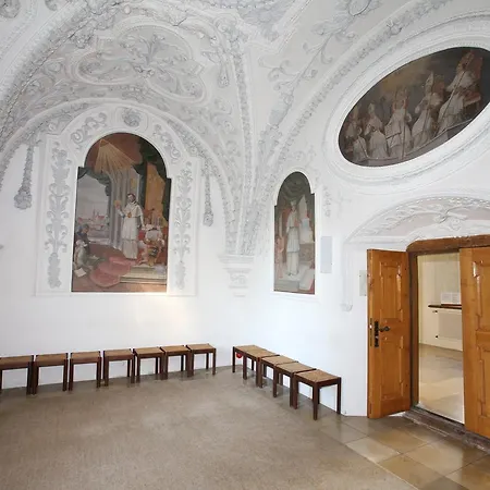 Jugendhaus St. Norbert Hotel 2*